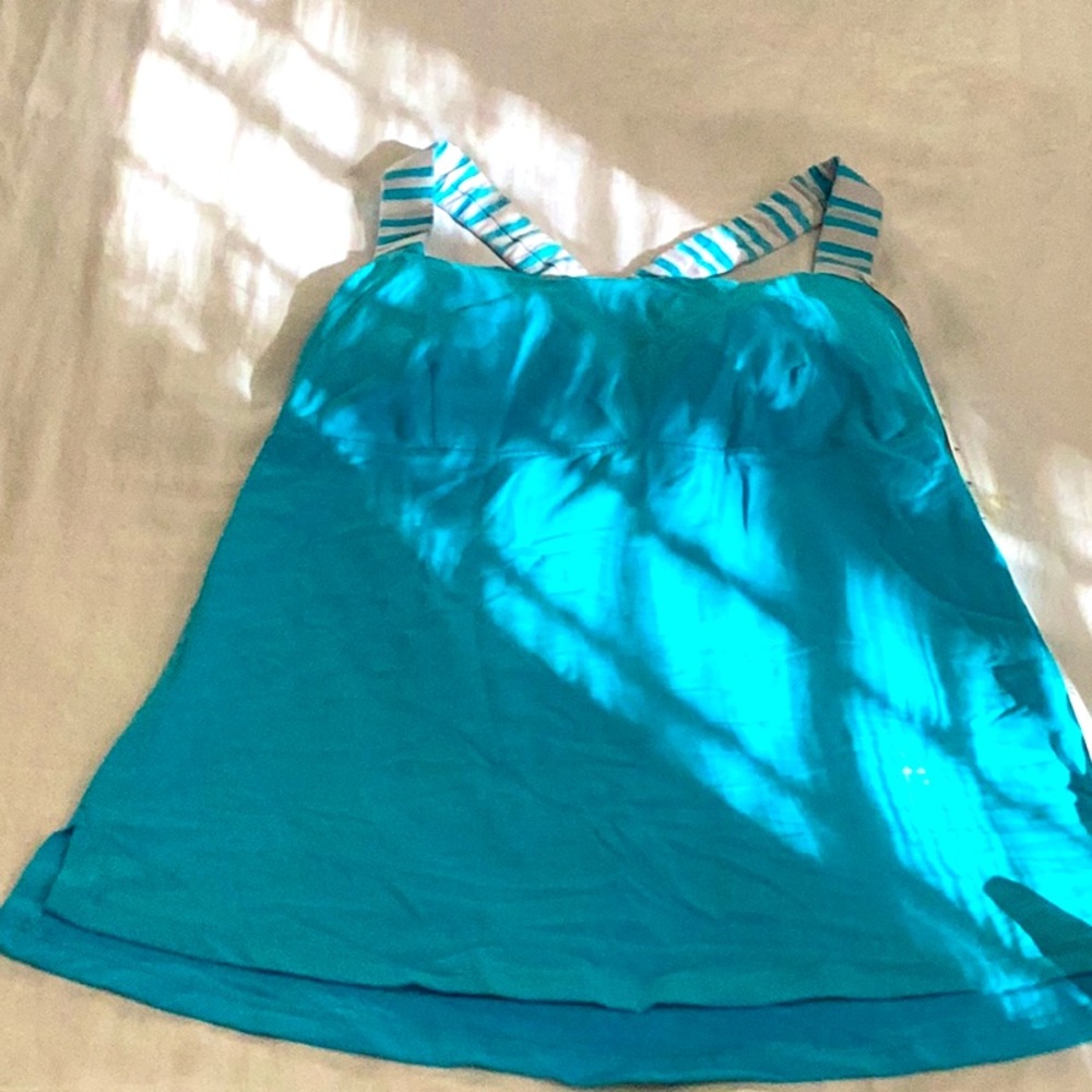 Lululemon blue workout top